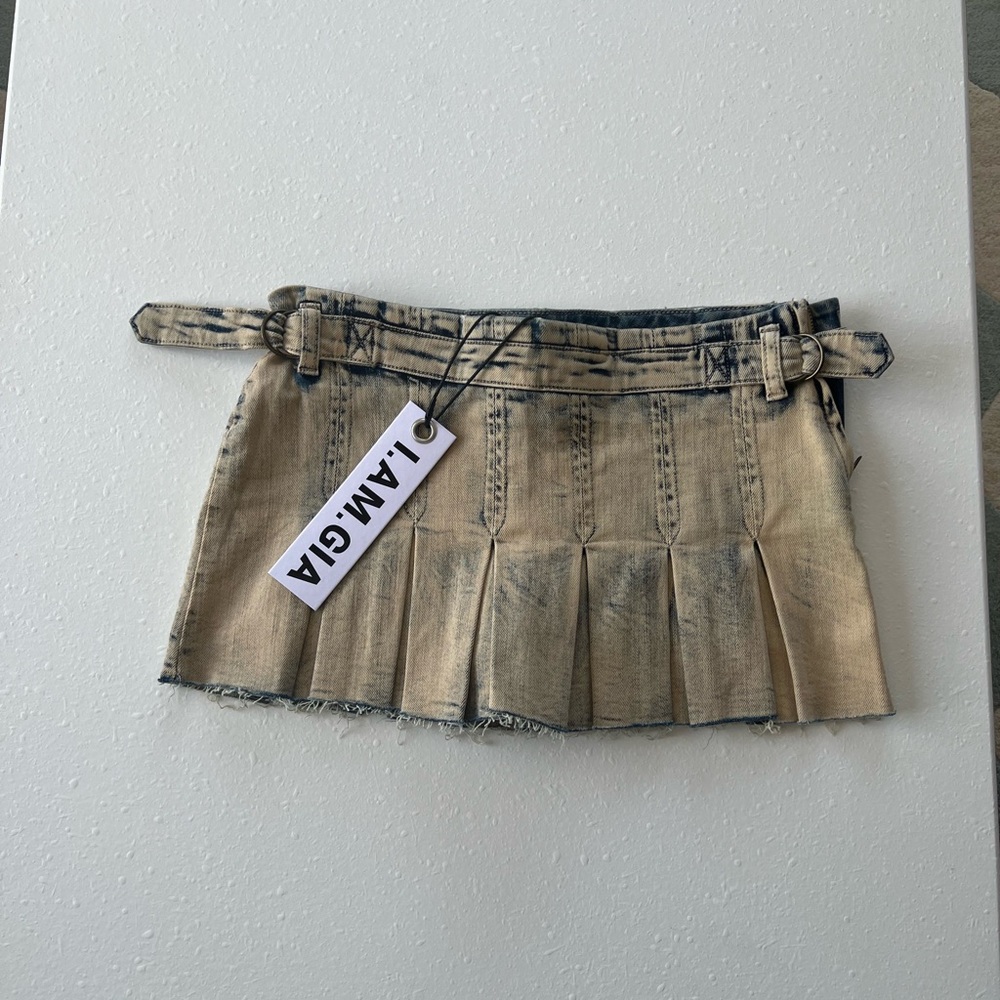 I Am Gia Low Rise School Girl Skirt